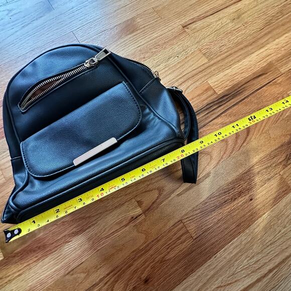 FAUX LEATHER x Women's Black Vegan Leather Backpack Purse WIth Gold Accents - Picture 8 of 9